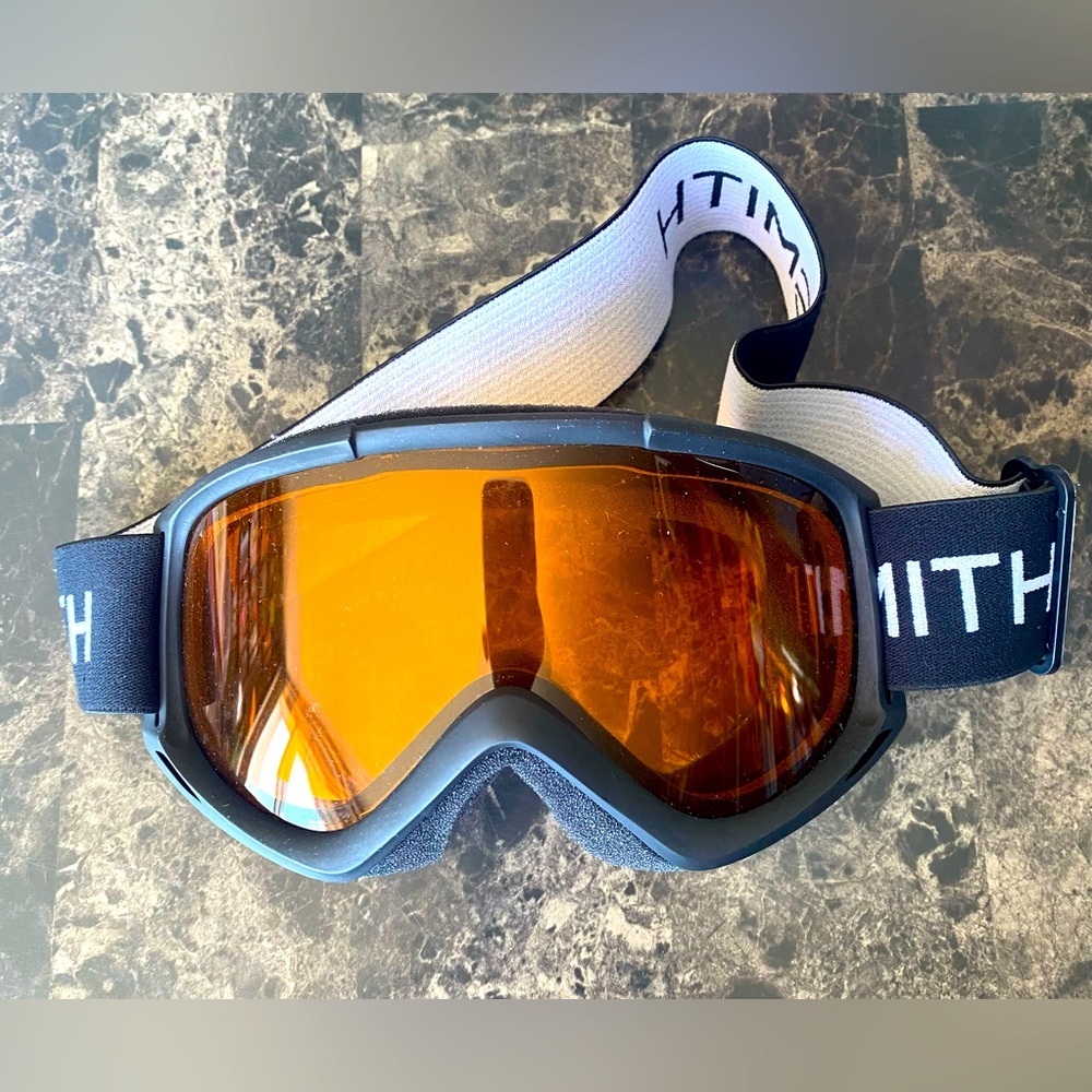 SMITH Black Goggles with Amber Lens